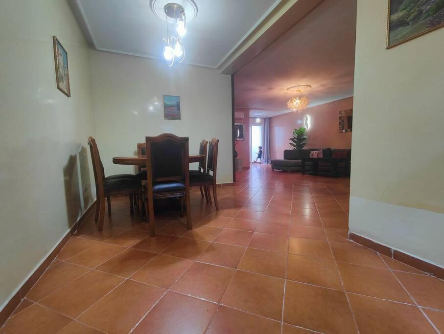 Luxury Oceanview With Balcony, Fast Wi-fi & Ac Apartment *